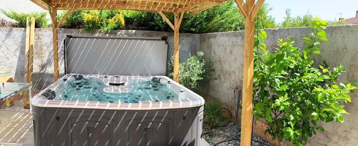 Villa Du Beau Vallon 2 Jacuzzi Privatif Et Piscine Chauffee Partagee Saint-Benoît エクステリア 写真